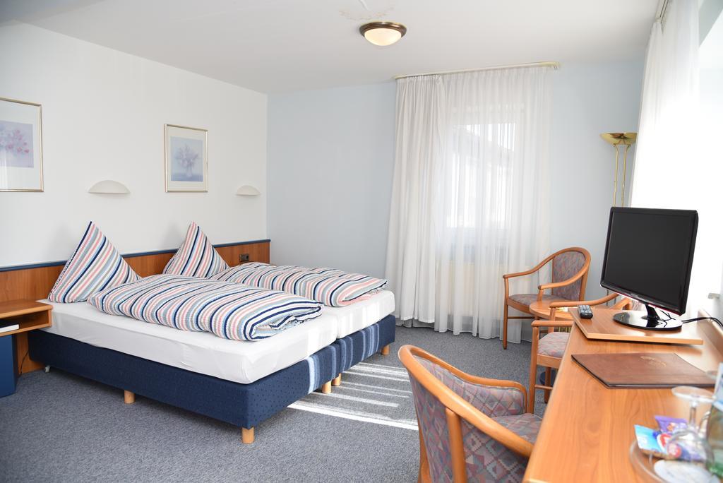 Hotel An Der Alten Porzelline Neuhaus am Rennweg Pokoj fotografie